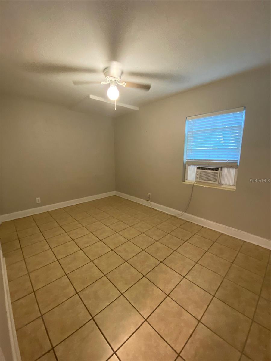 PALM HEIGHTS RESUB - Residential Lease