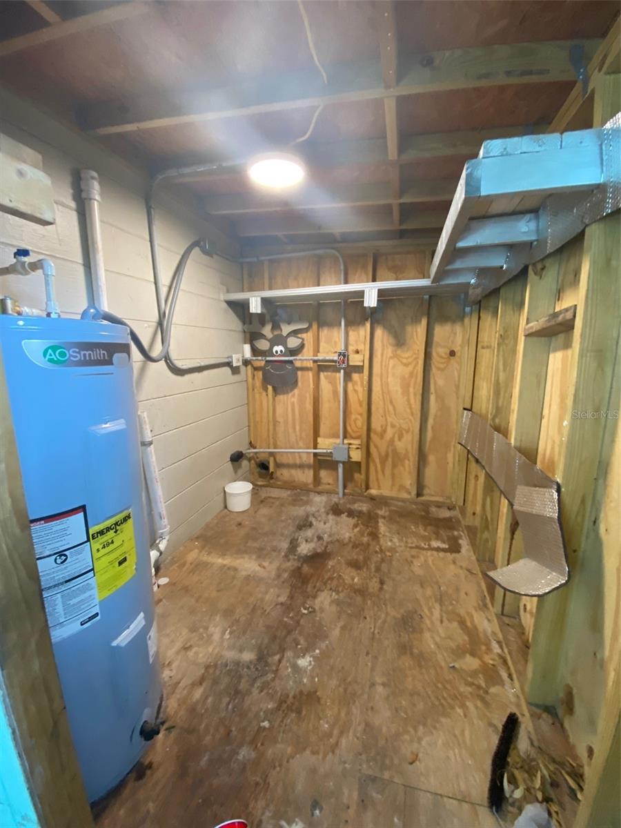 PALM HEIGHTS RESUB - Residential Lease