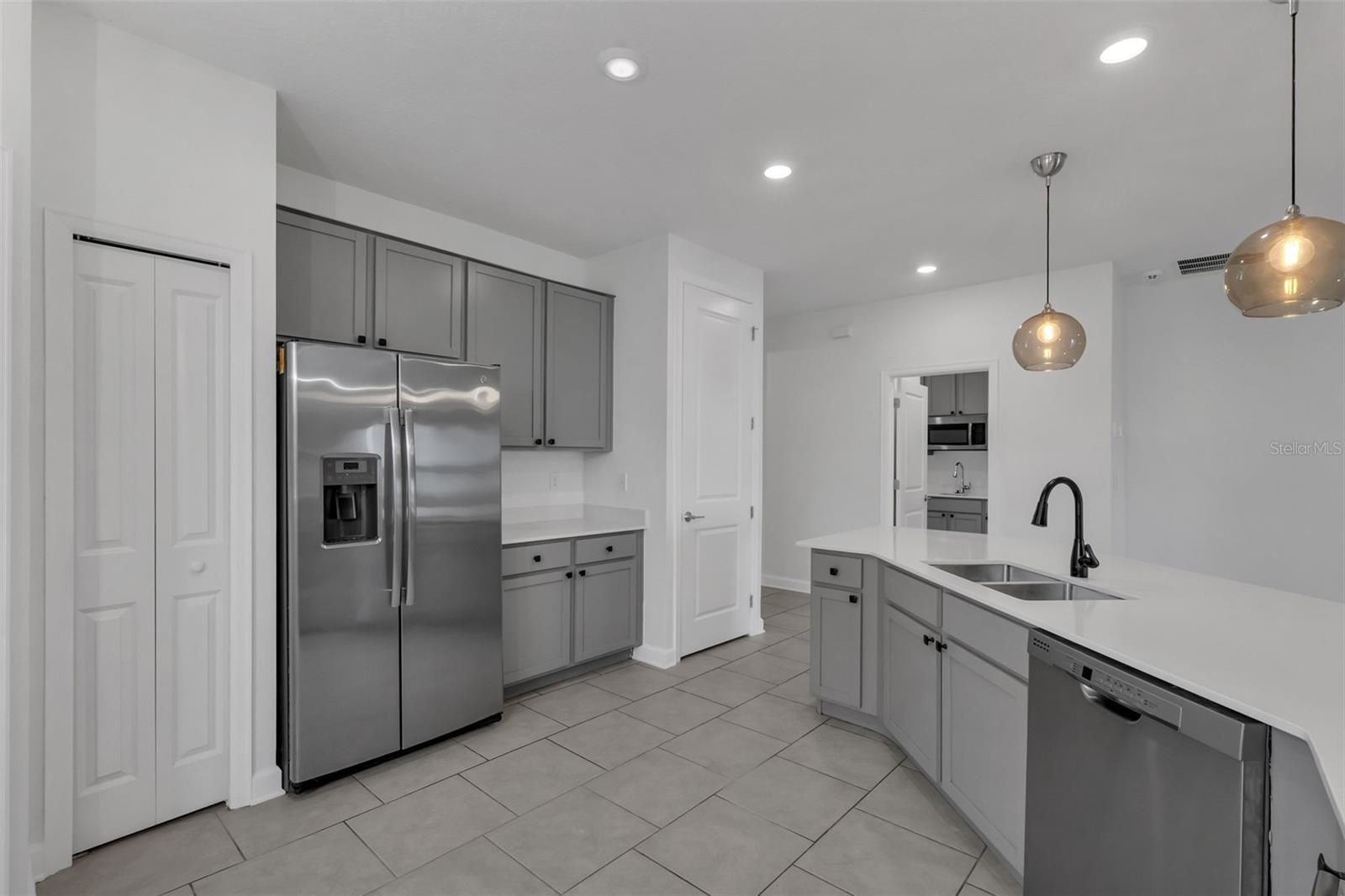 ESTATES AT LAKE HAMMOCK - Residential