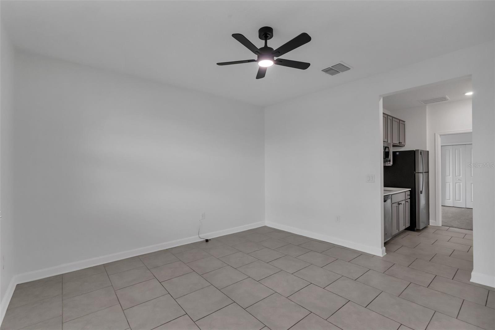 ESTATES AT LAKE HAMMOCK - Residential