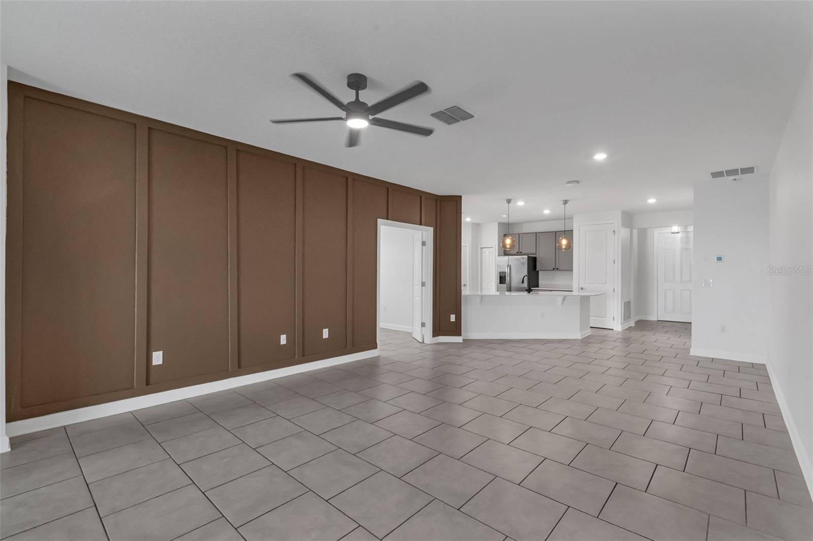 ESTATES AT LAKE HAMMOCK - Residential
