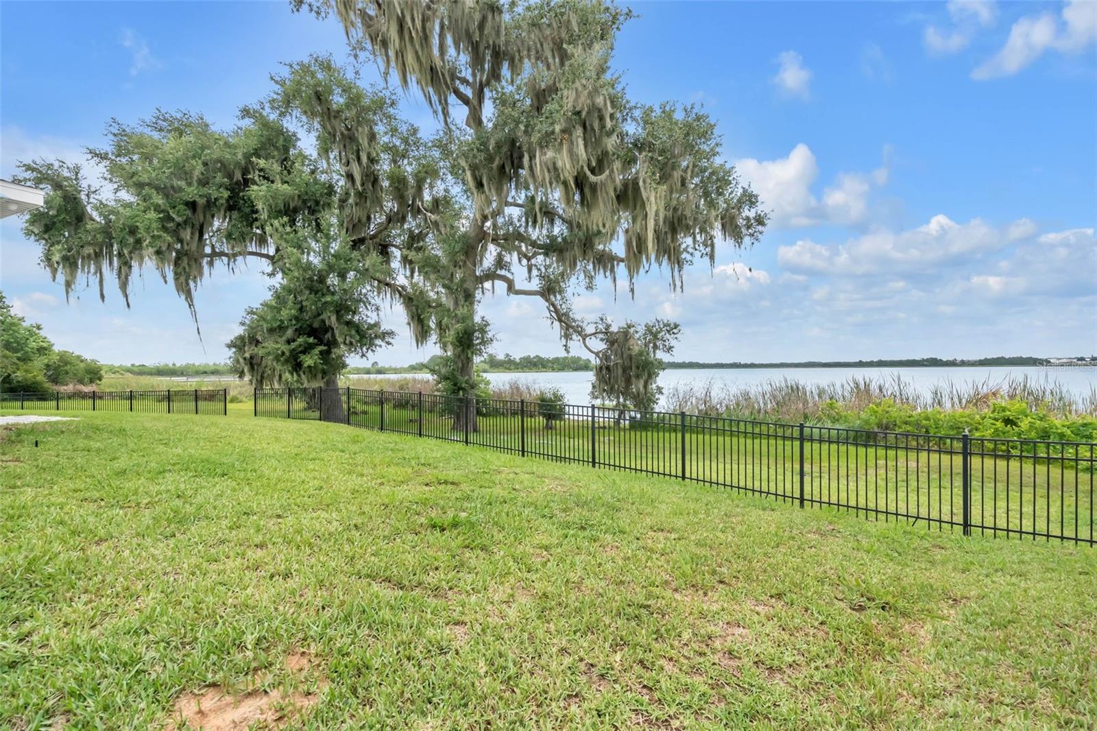 ESTATES AT LAKE HAMMOCK - Residential