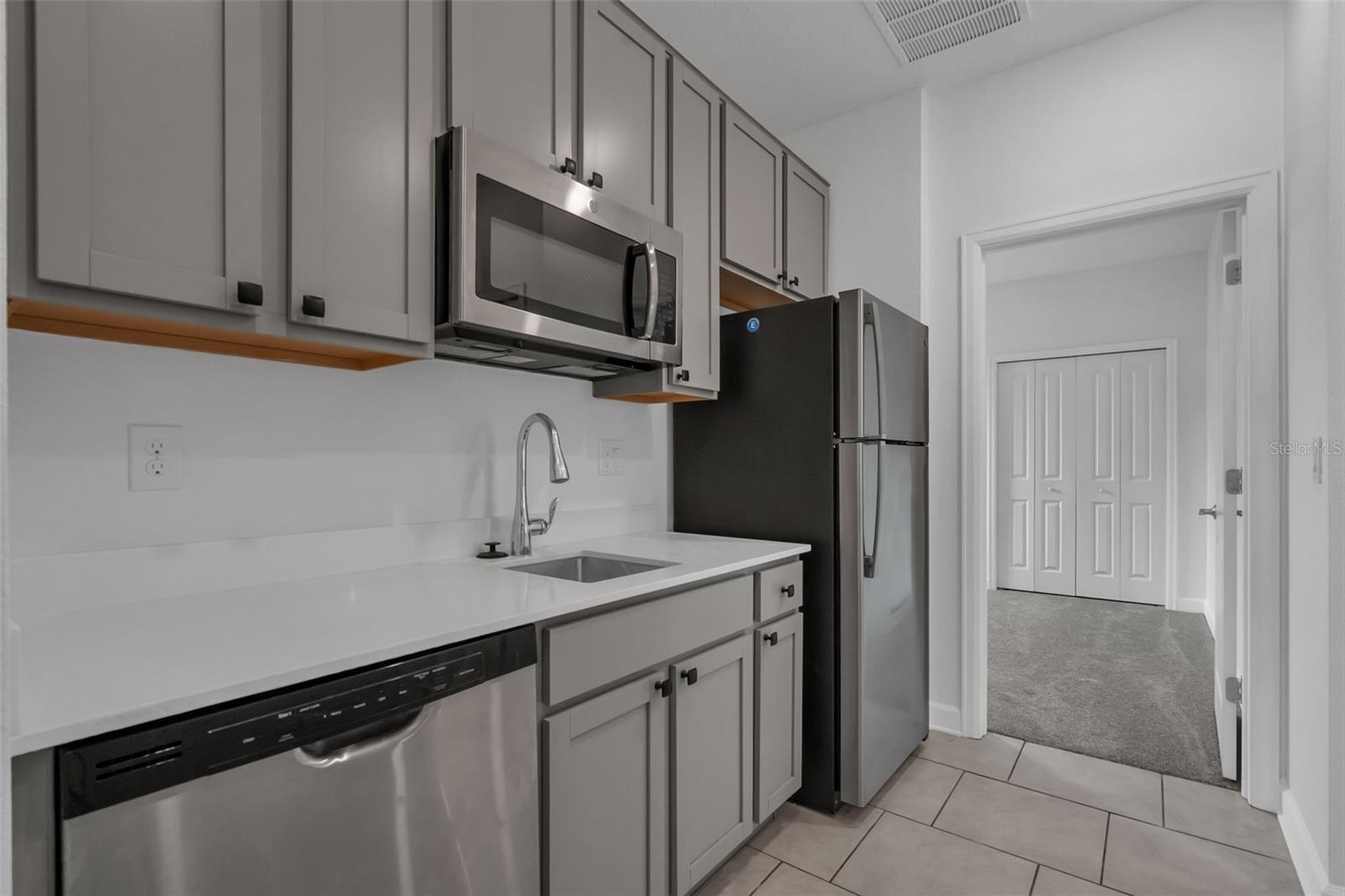ESTATES AT LAKE HAMMOCK - Residential