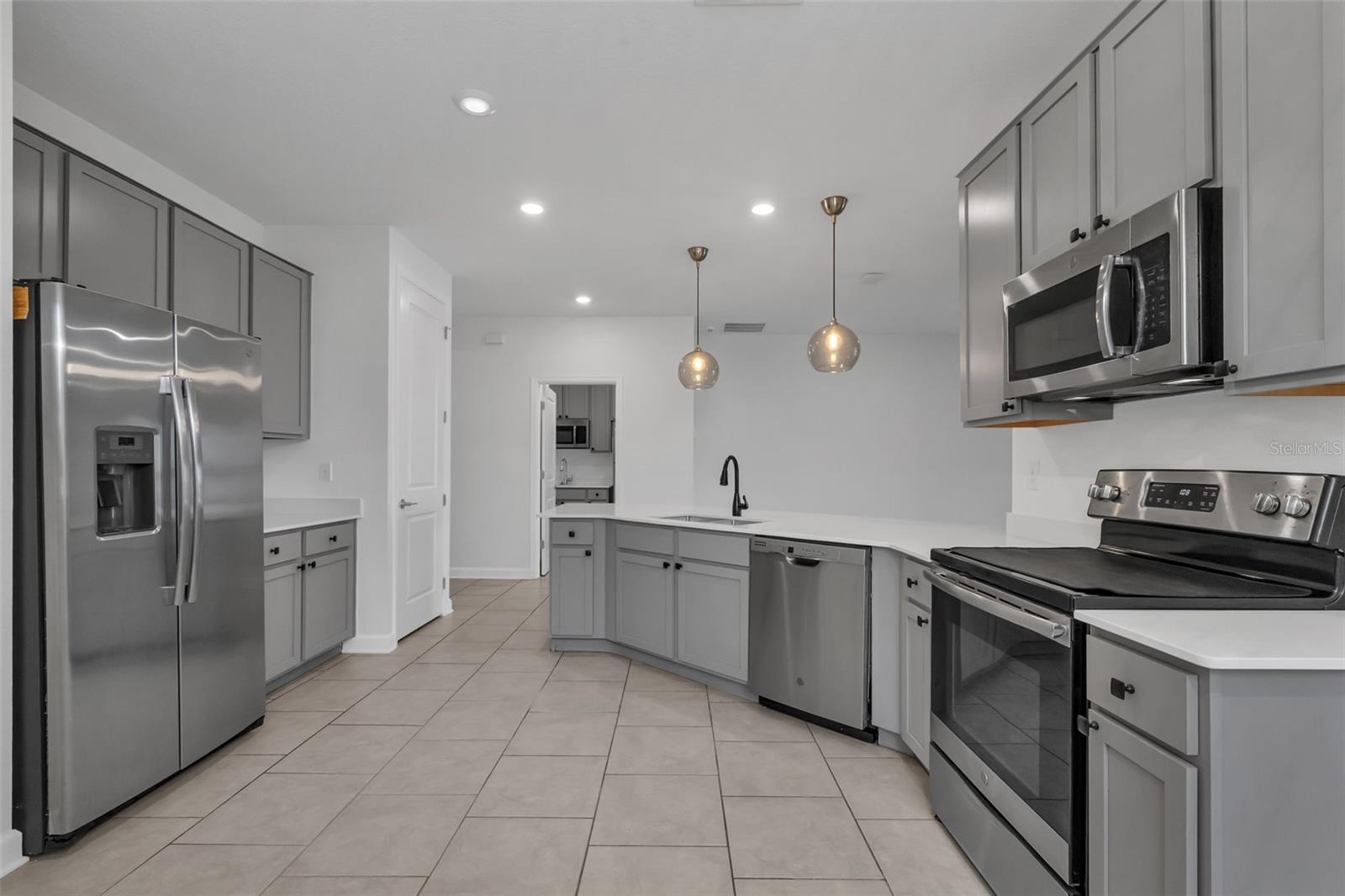 ESTATES AT LAKE HAMMOCK - Residential