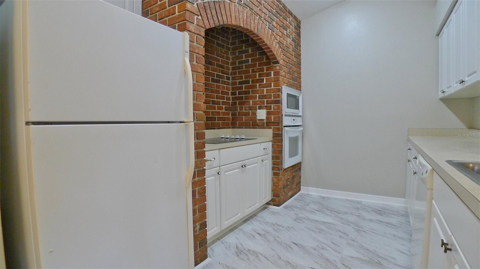 CITRUS LANDING - Residential Lease