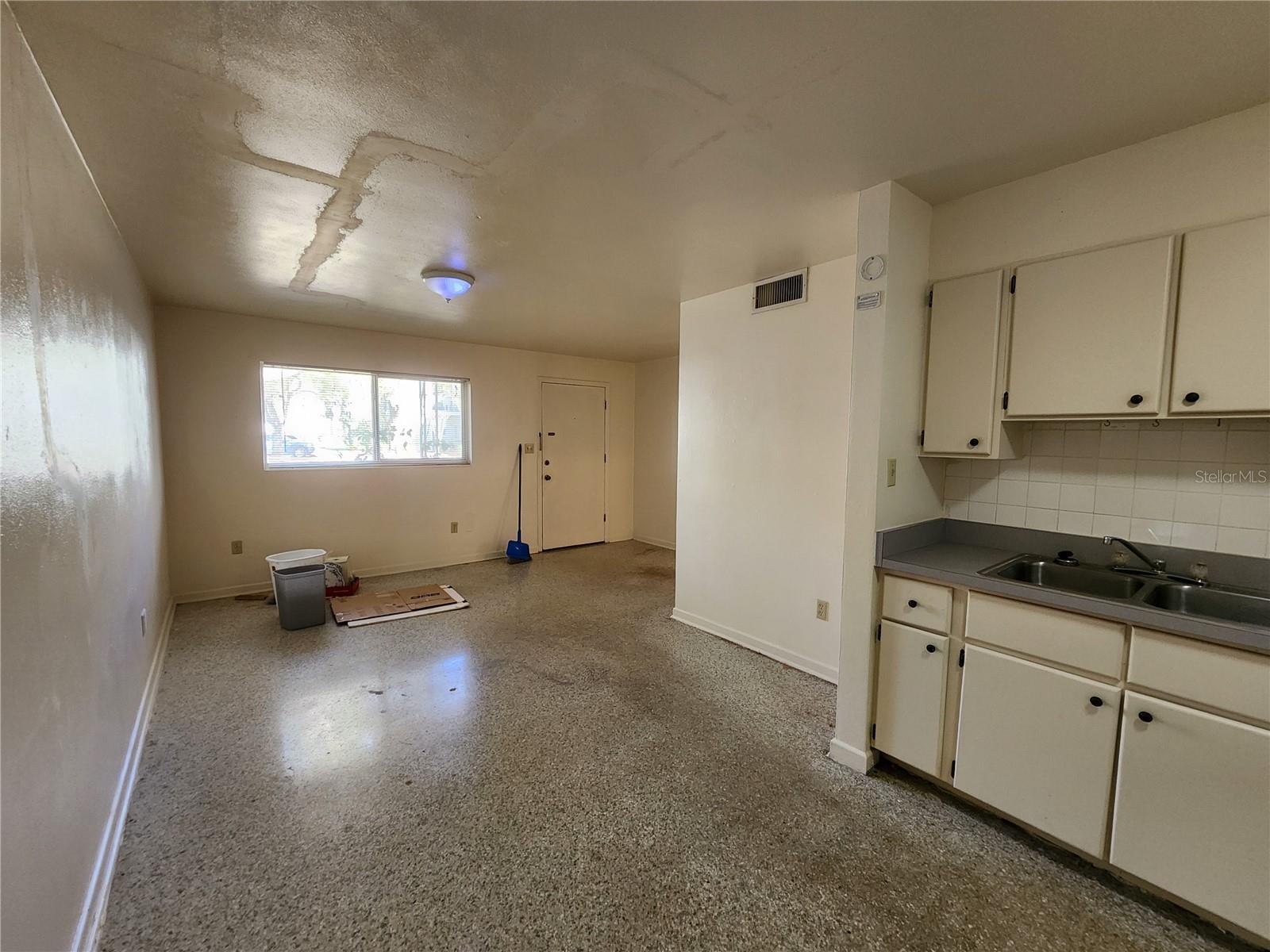 INGLESIDE - Residential Lease