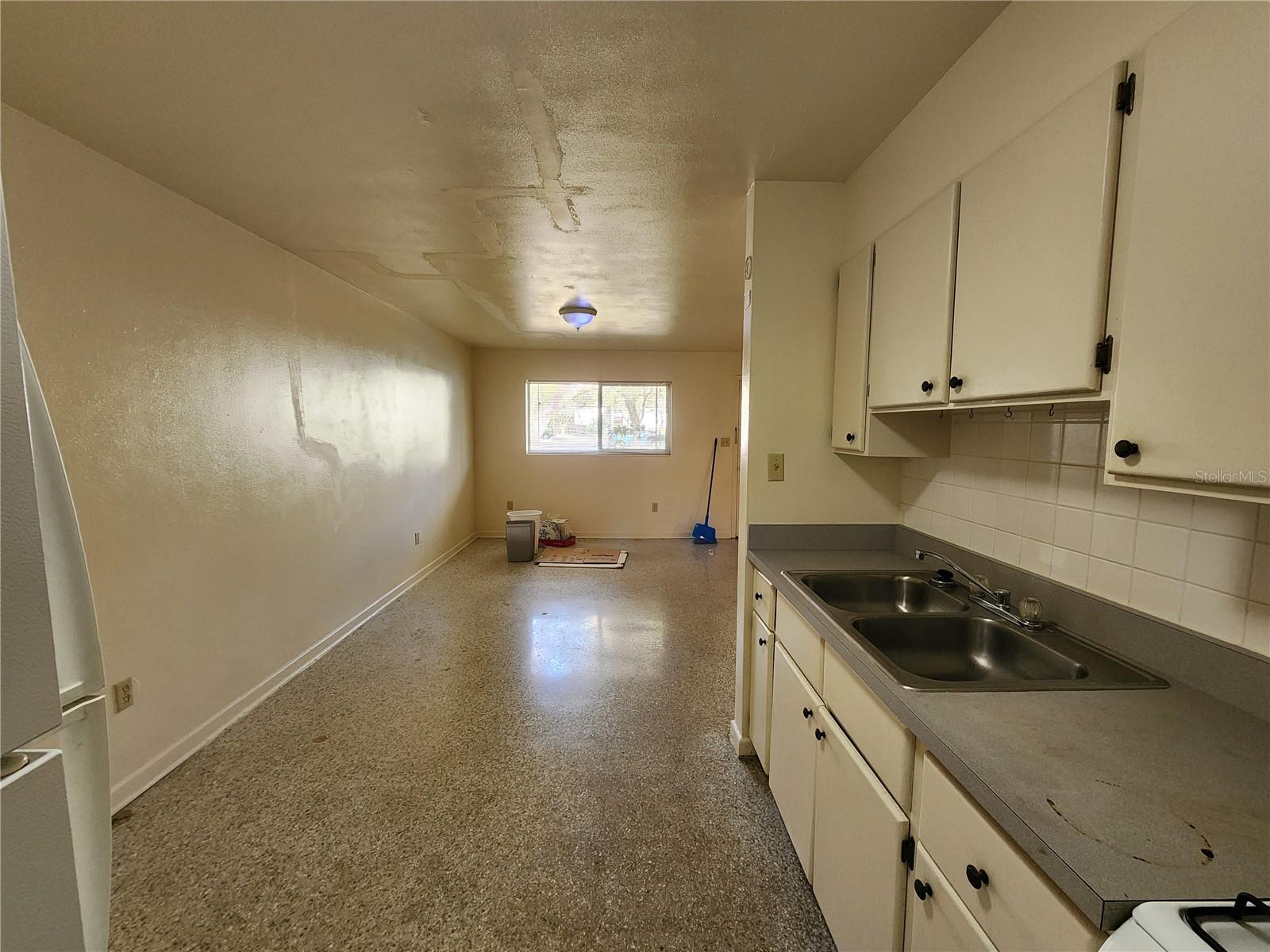 INGLESIDE - Residential Lease