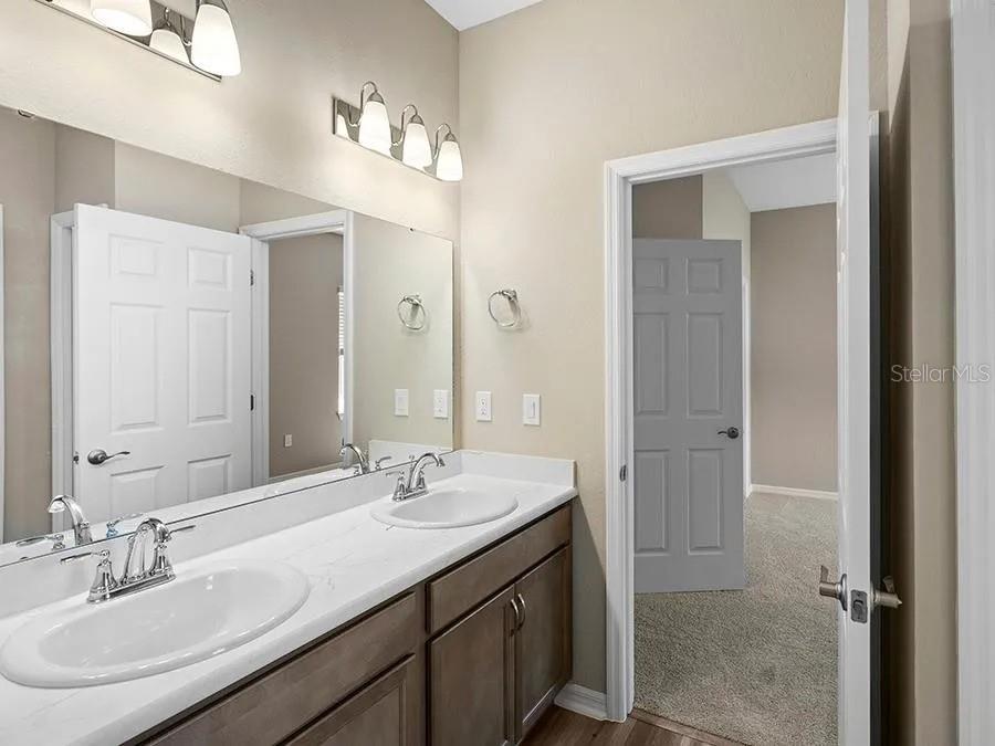 723 BENTLEY NORTH LOOP