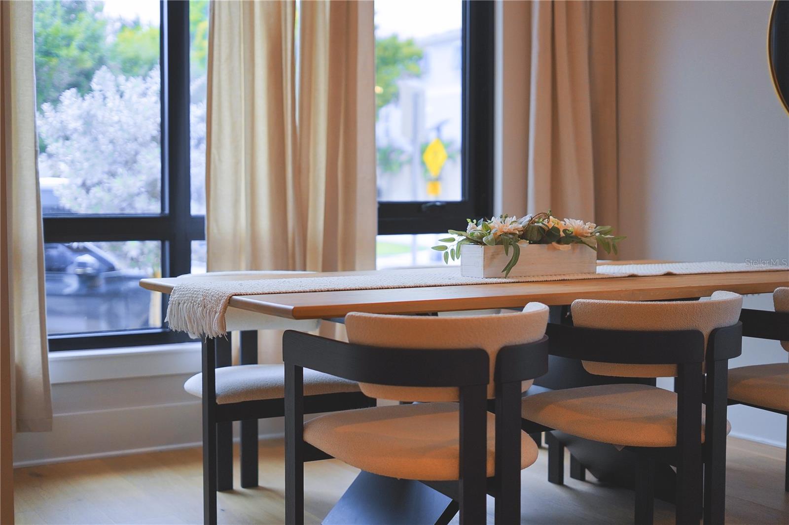 8TH STREET TWNHMS - Residential