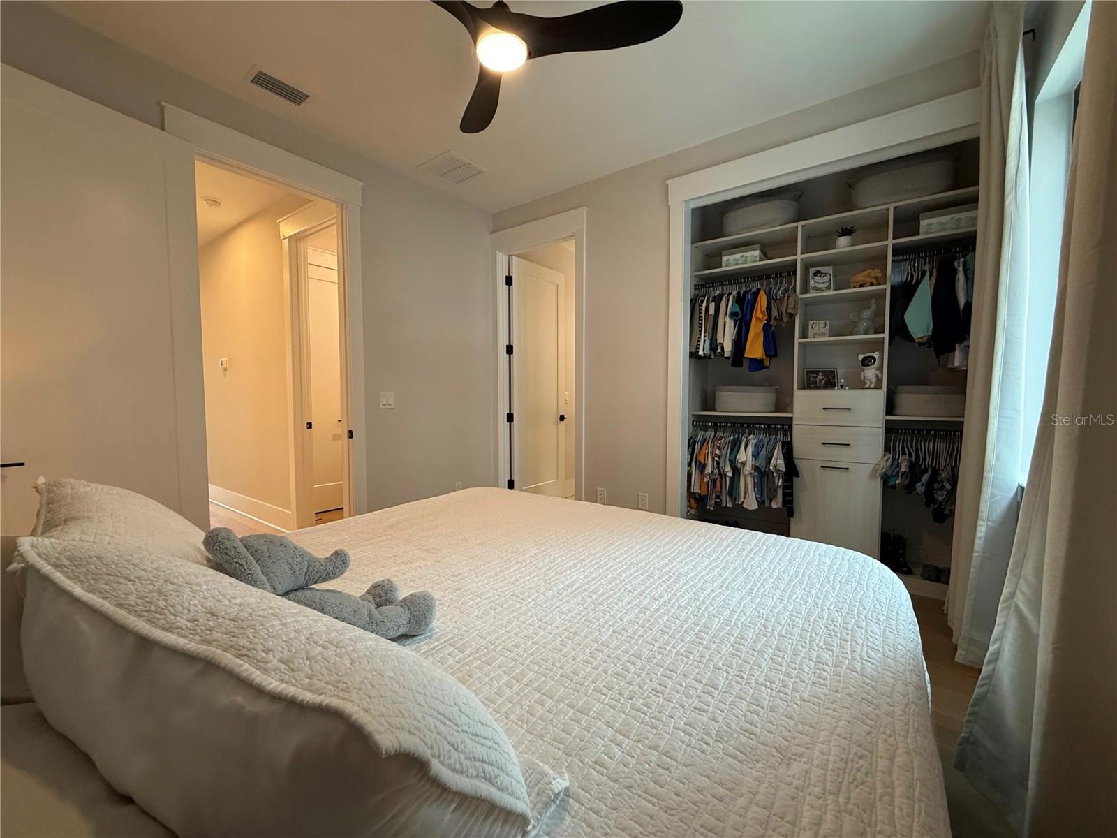 8TH STREET TWNHMS - Residential