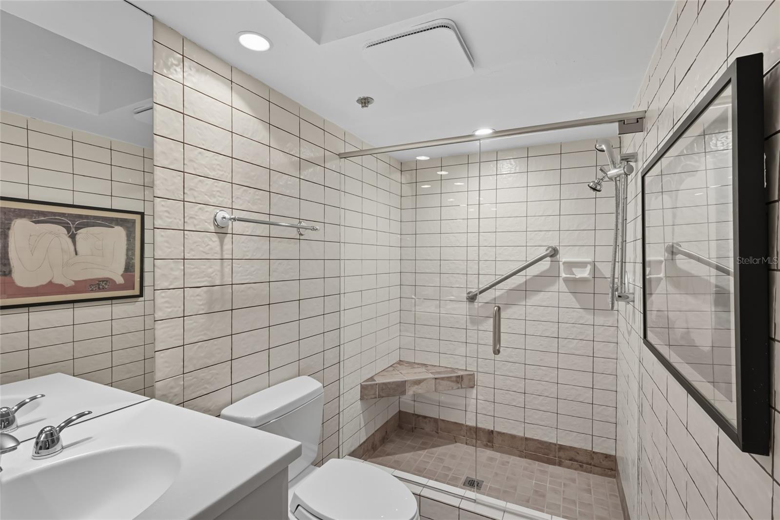 LAWRENCE POINTE II - Residential Lease