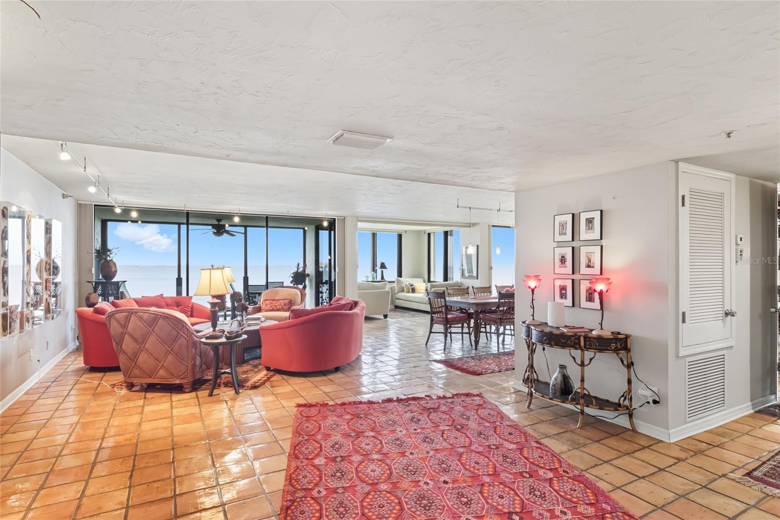 LAWRENCE POINTE II - Residential Lease