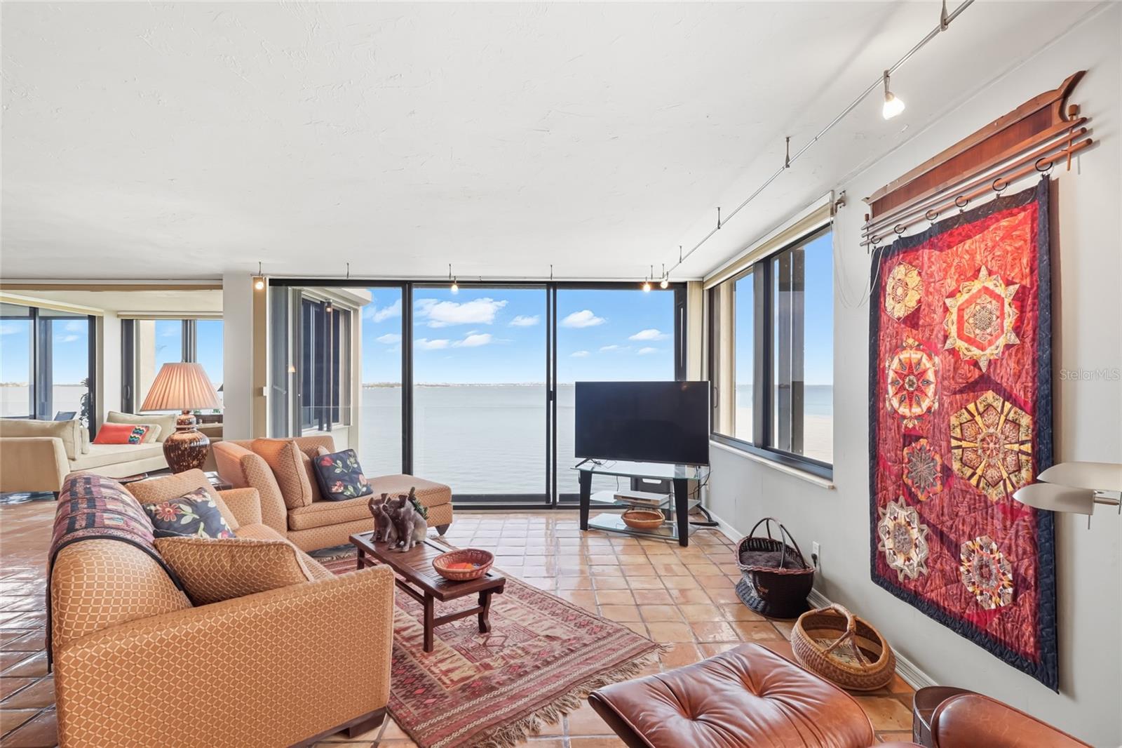 LAWRENCE POINTE II - Residential Lease