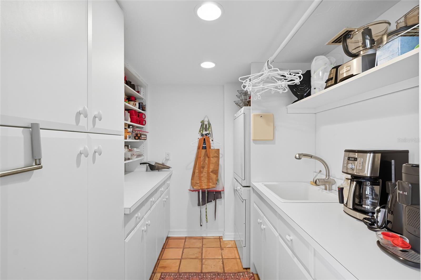 LAWRENCE POINTE II - Residential Lease