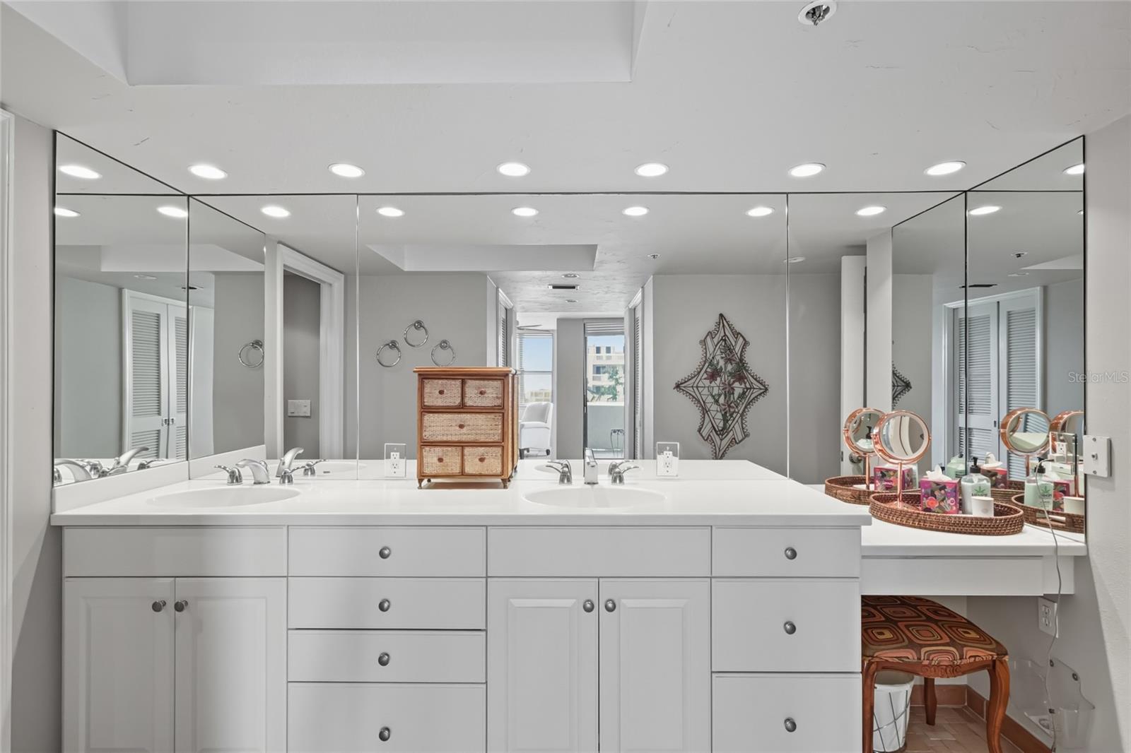 LAWRENCE POINTE II - Residential Lease