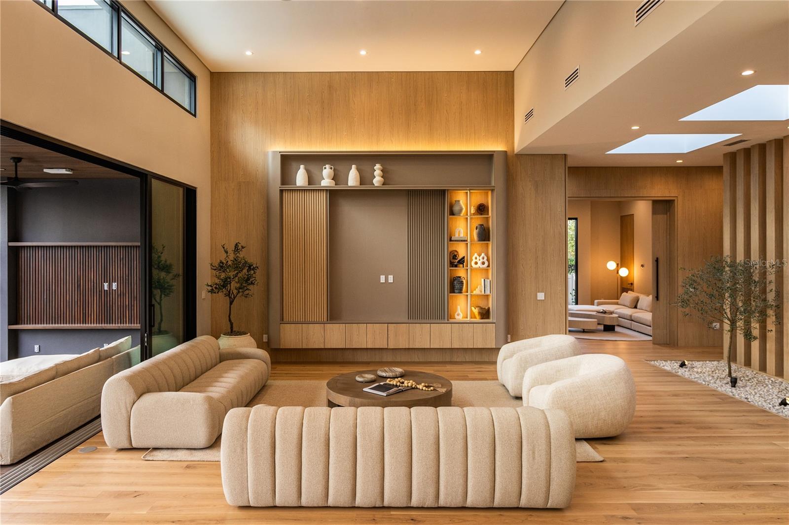 BAY HILL SEC 04 - Residential Lease