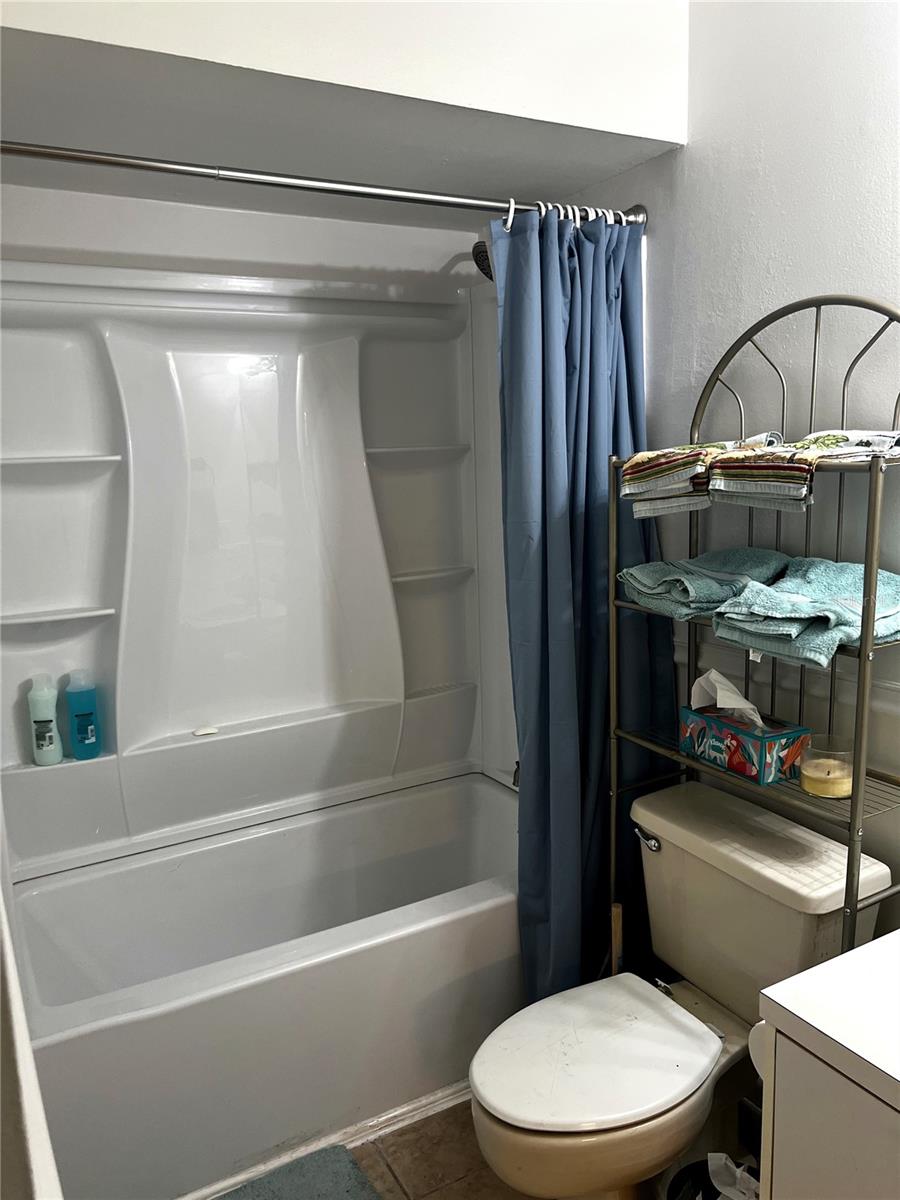 PINE SHADOWS CONDO PH 06 - Residential