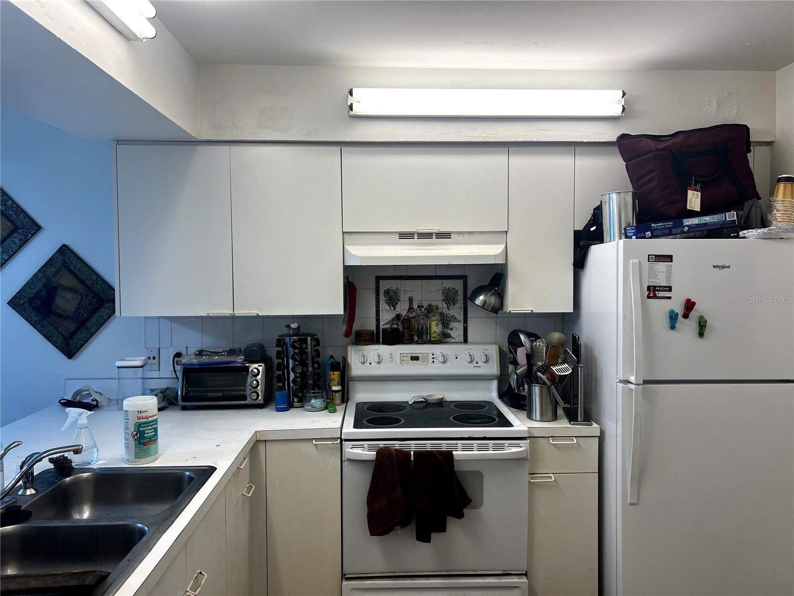 PINE SHADOWS CONDO PH 06 - Residential