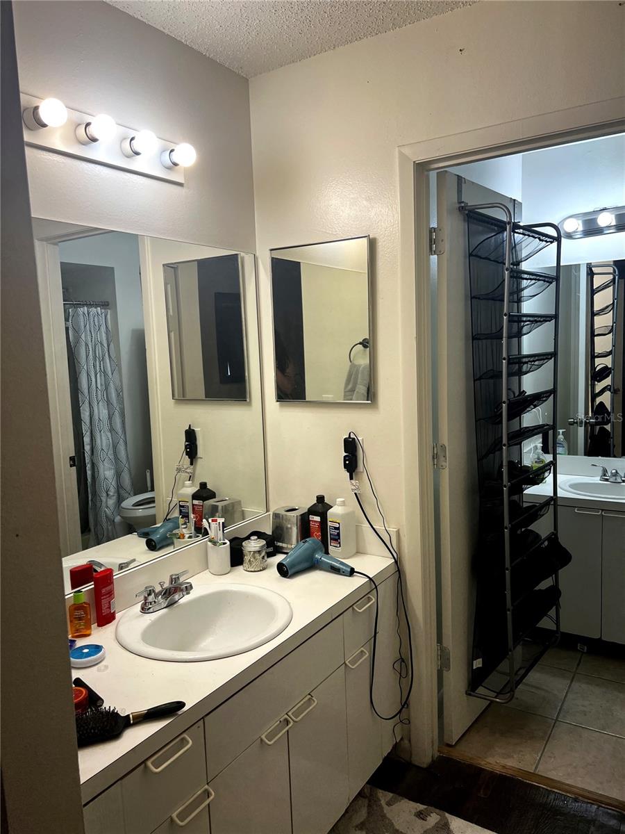 PINE SHADOWS CONDO PH 06 - Residential