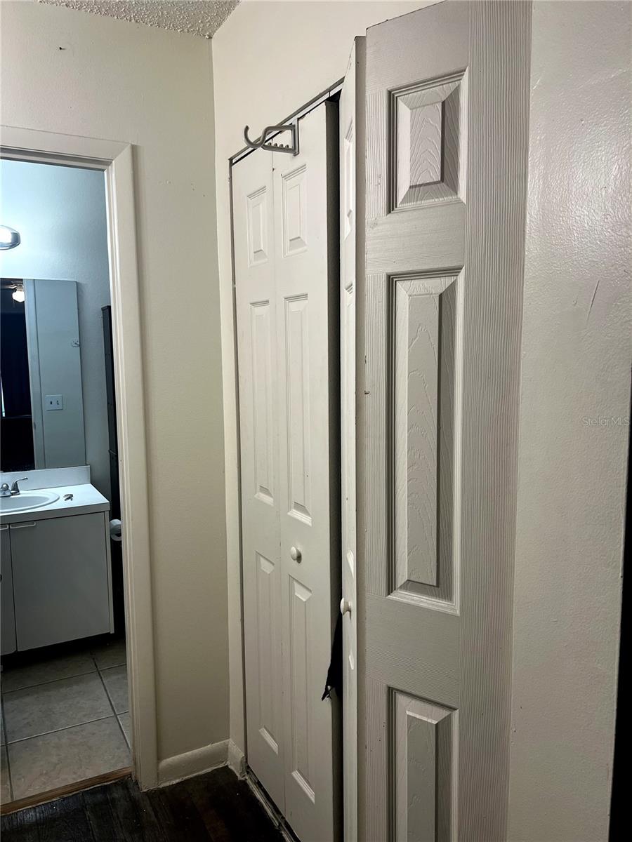 PINE SHADOWS CONDO PH 06 - Residential