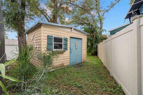 A home in PALMETTO