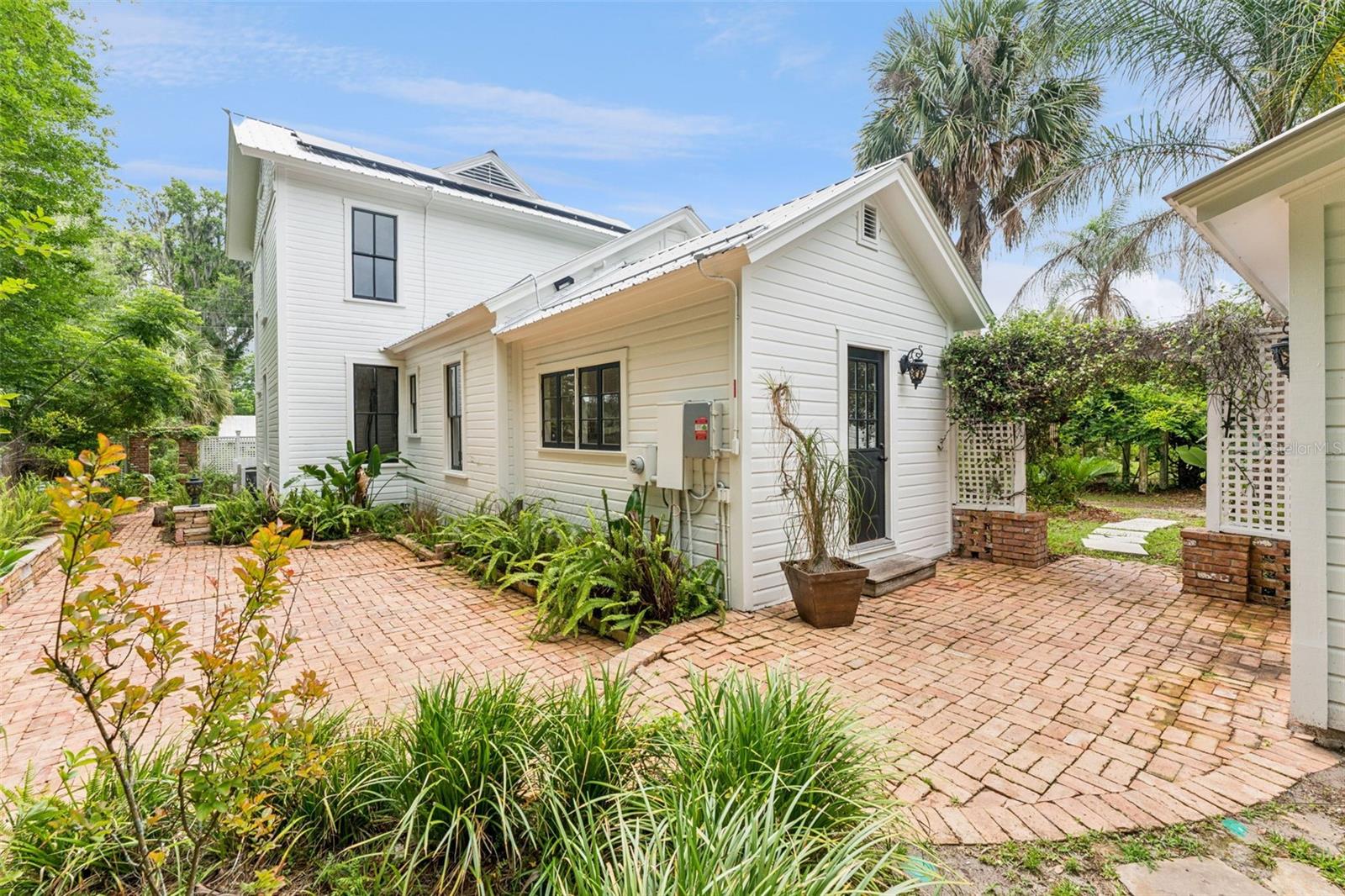 LAKE HELEN - Residential