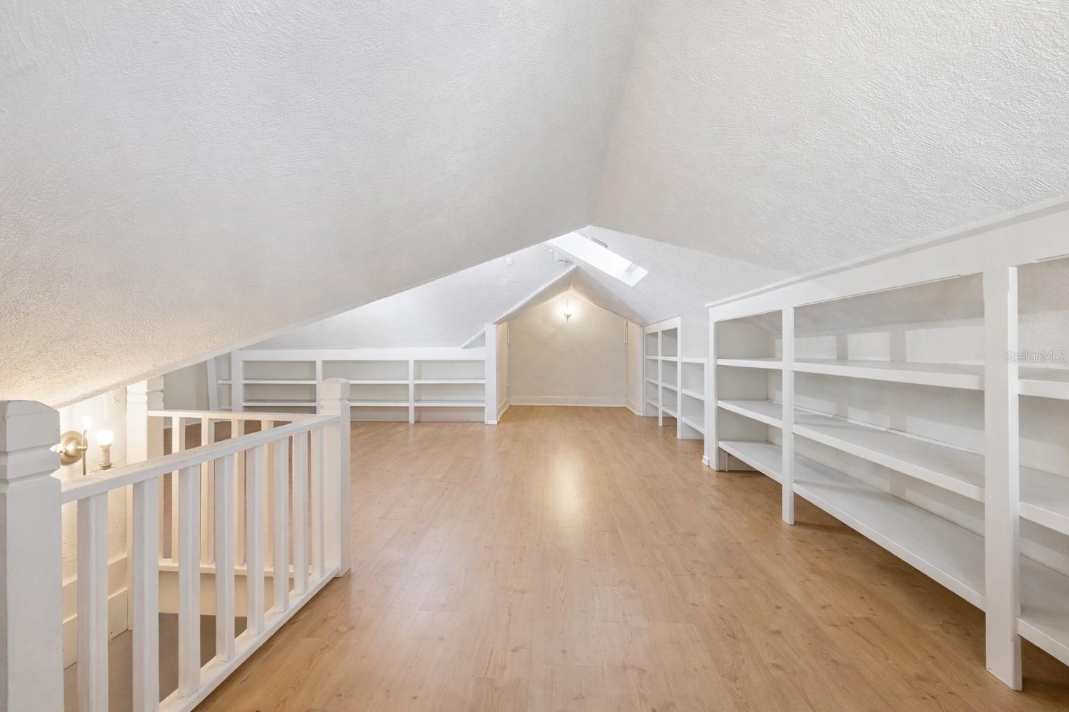 LAKE HELEN - Residential