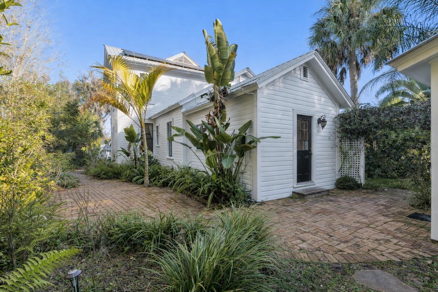 LAKE HELEN - Residential