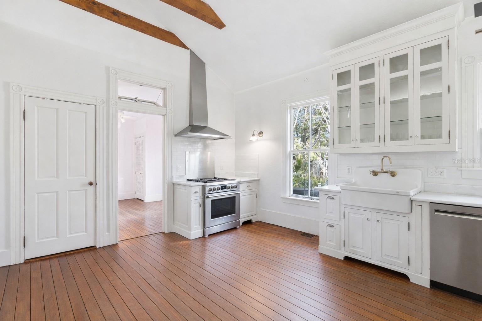 LAKE HELEN - Residential