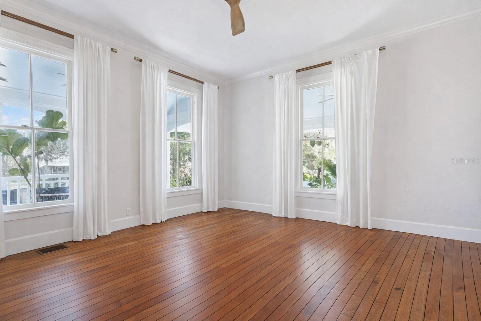 LAKE HELEN - Residential