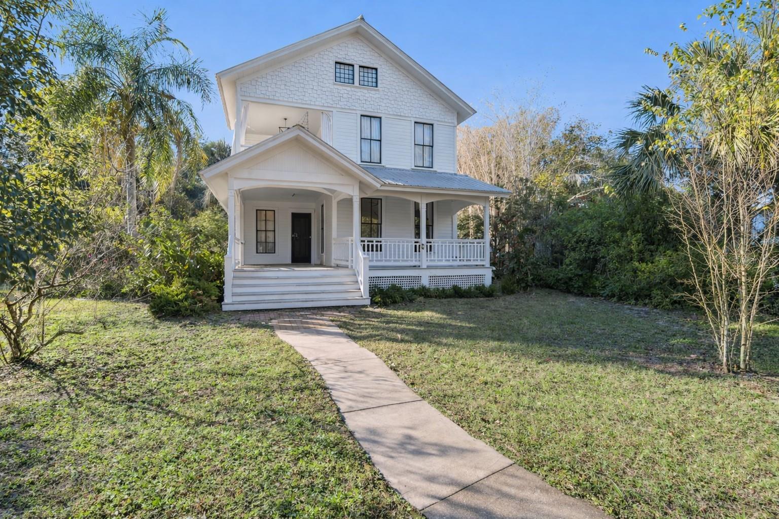 LAKE HELEN - Residential