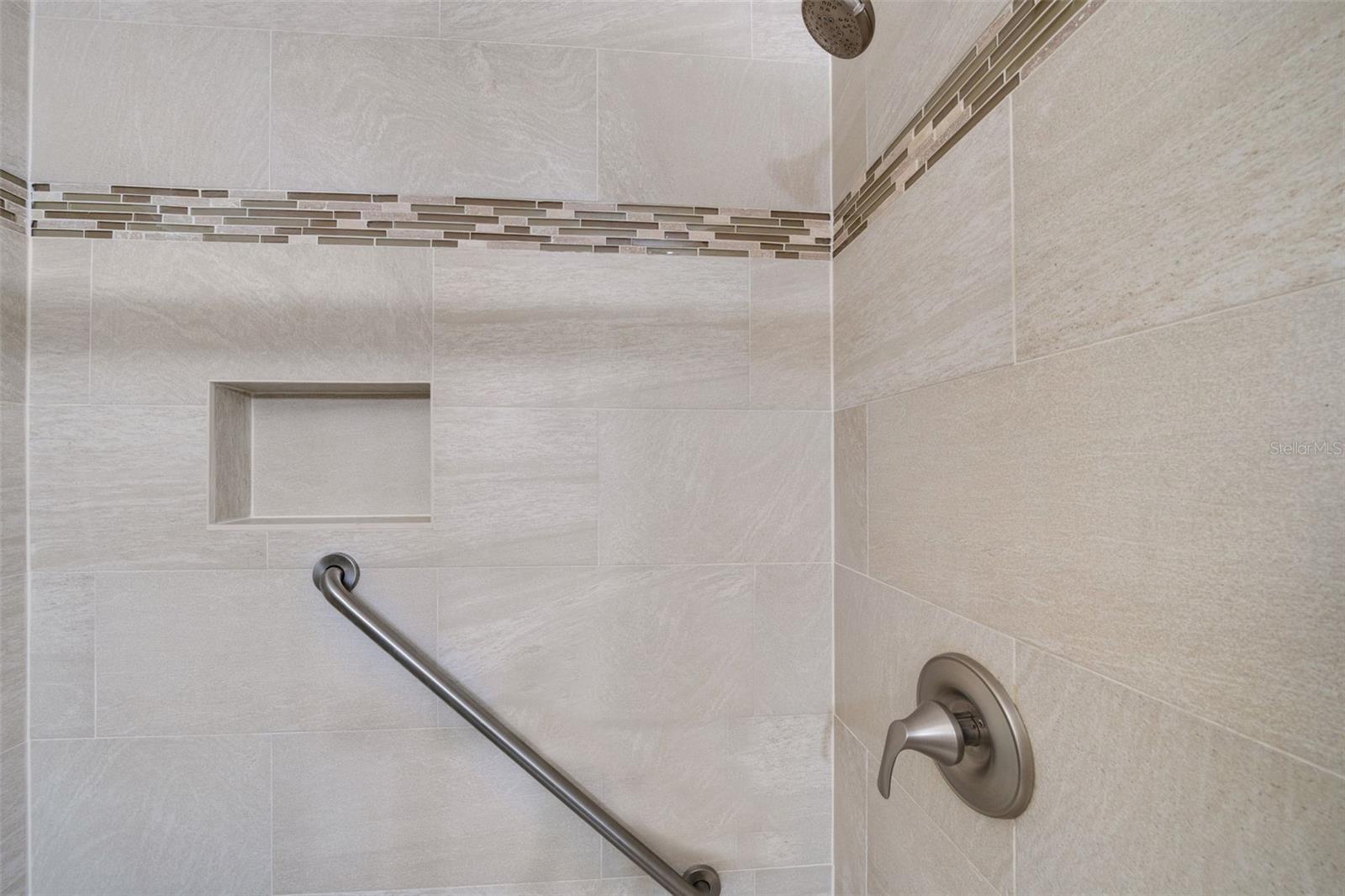 HERITAGE LAKE - Residential