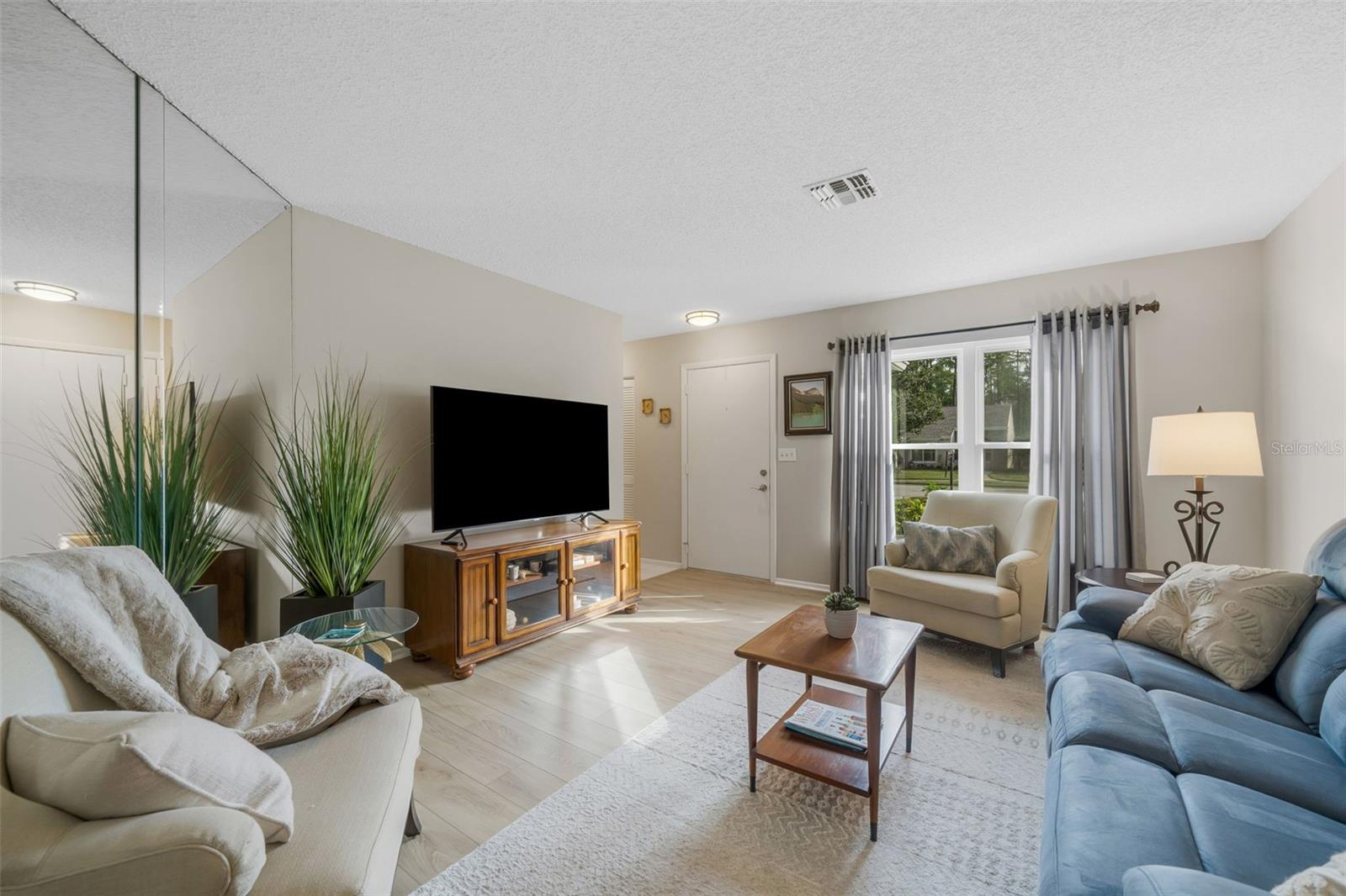 HERITAGE LAKE - Residential