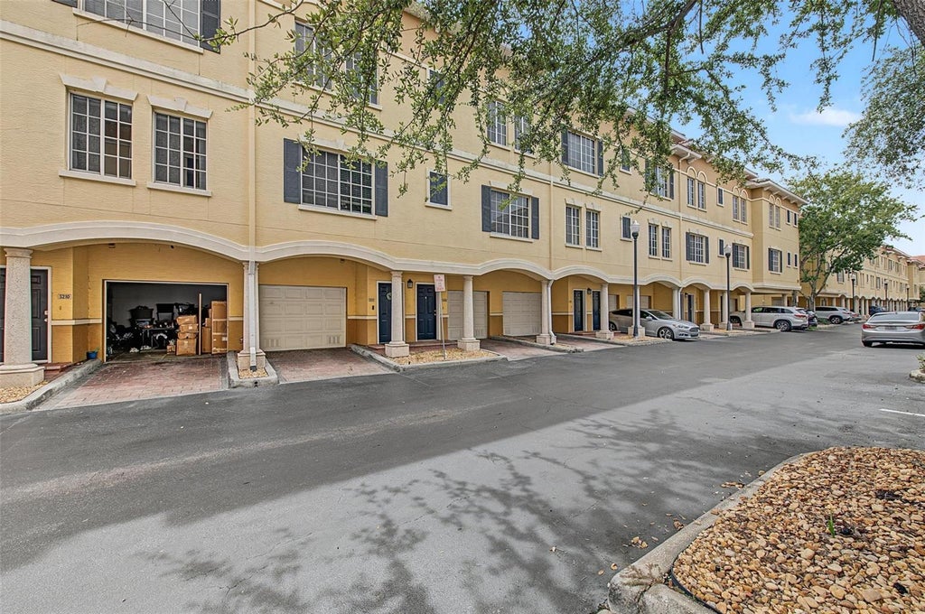 Photo of 5214 Hampton Beach Place #5214, Tampa, FL 33609 (MLS # TB8551637)