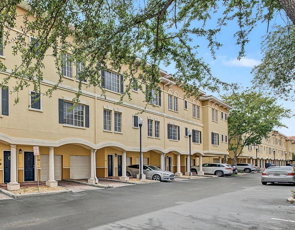 Photo of 5214 Hampton Beach Place #5214, Tampa, FL 33609 (MLS # TB8551637)