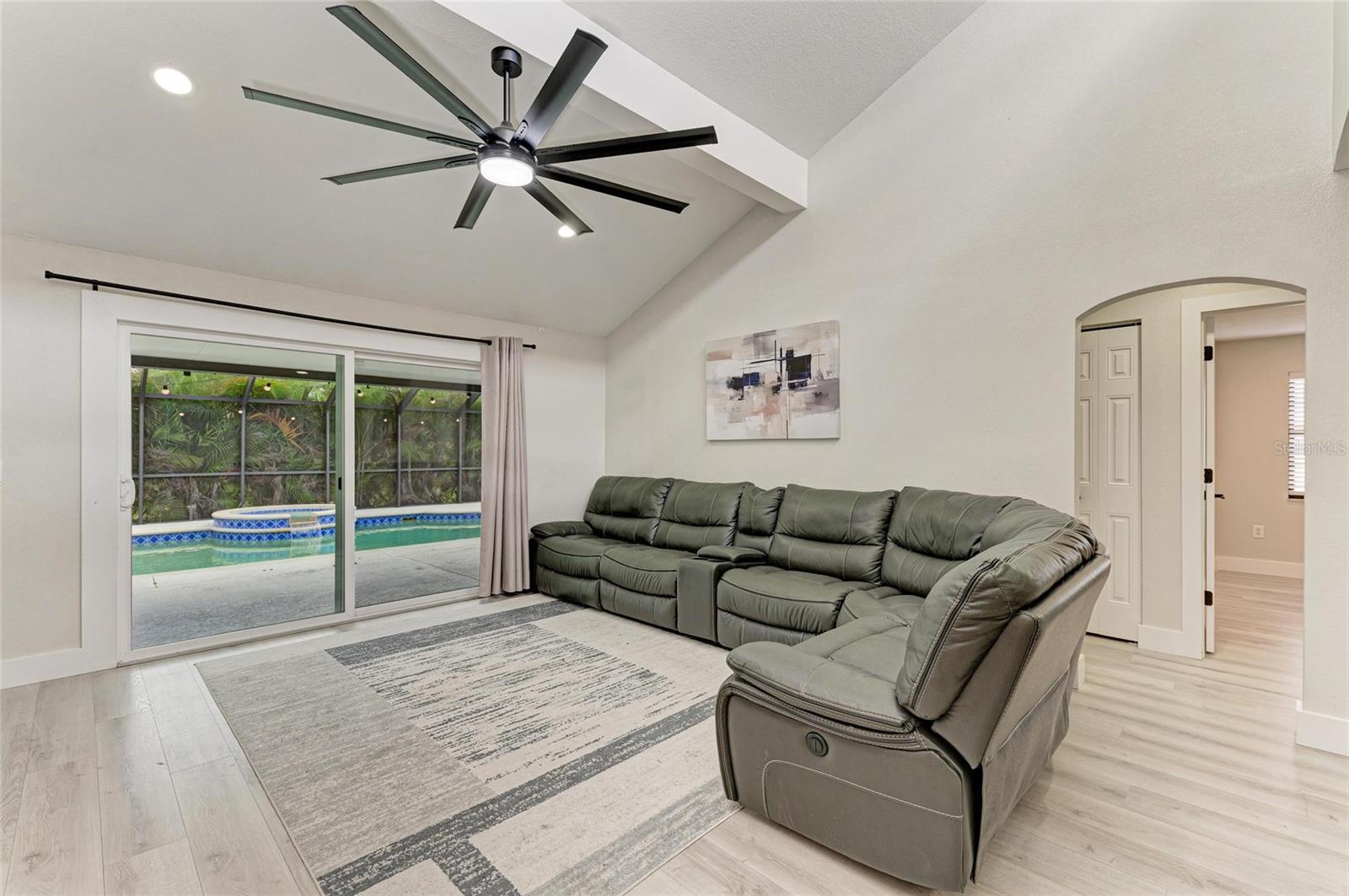 LAKE SARASOTA - Residential
