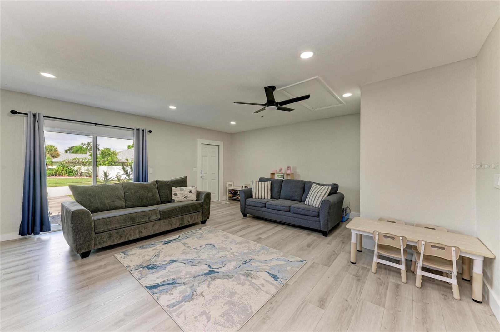 LAKE SARASOTA - Residential