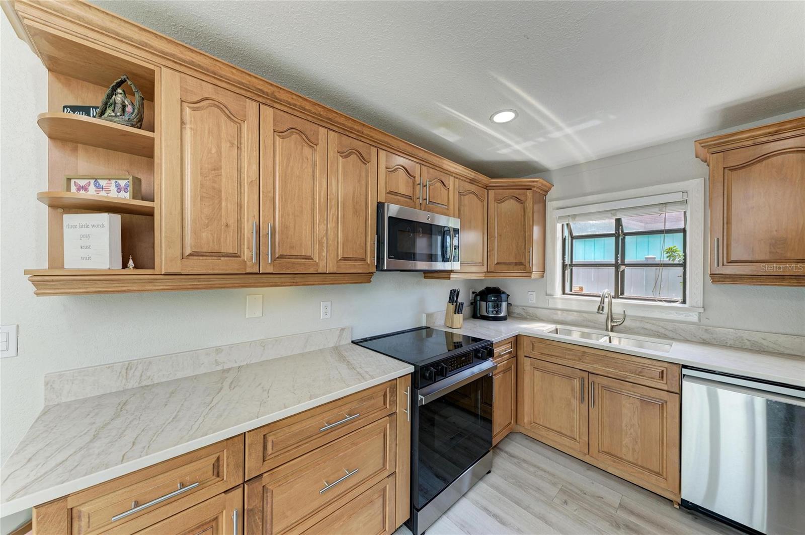 LAKE SARASOTA - Residential