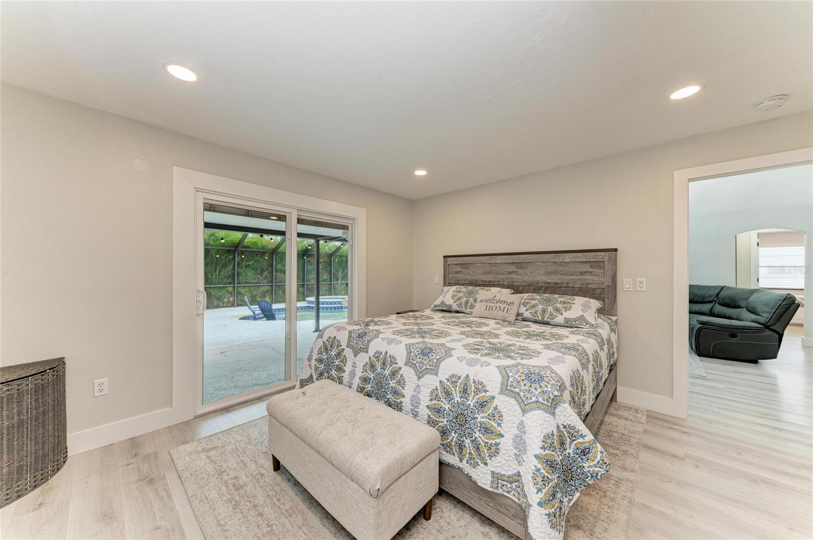 LAKE SARASOTA - Residential