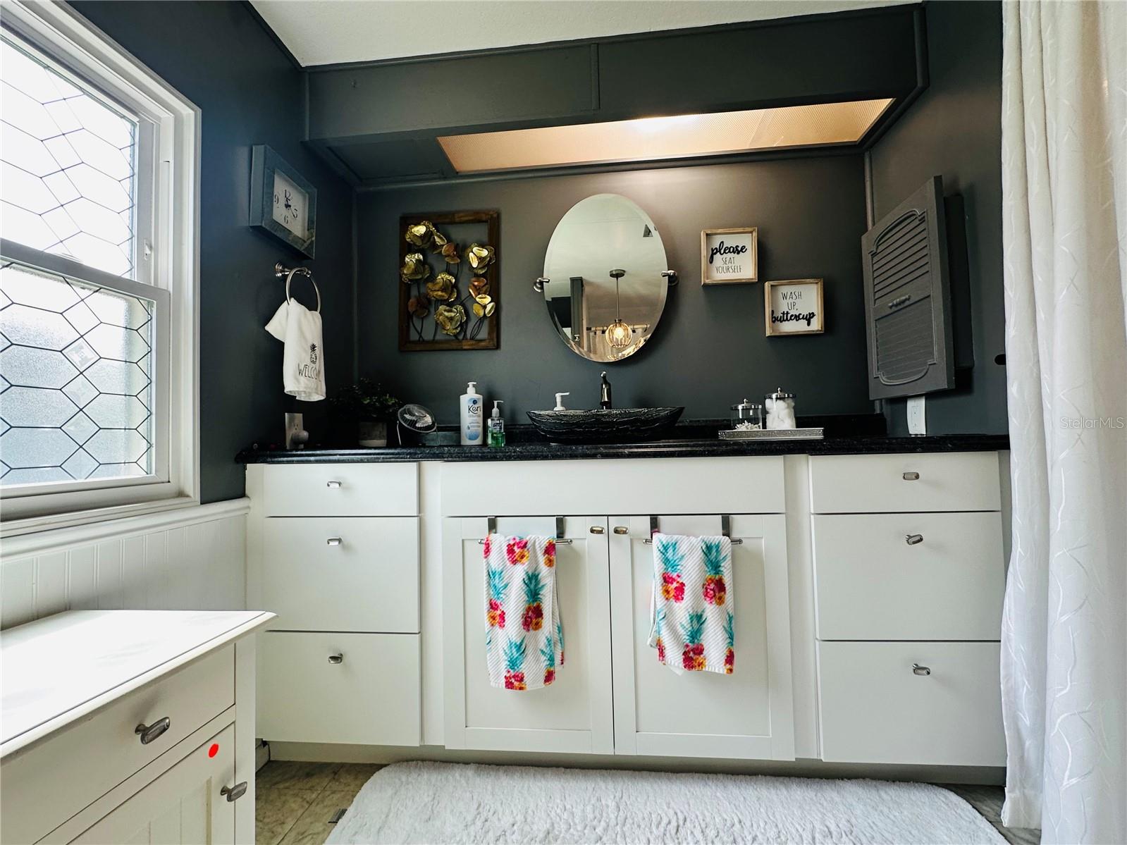 PALM LAKE ESTATES - Residential