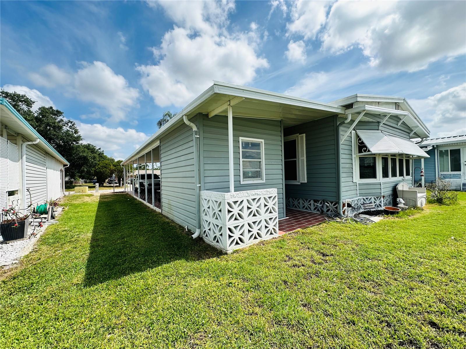 PALM LAKE ESTATES - Residential