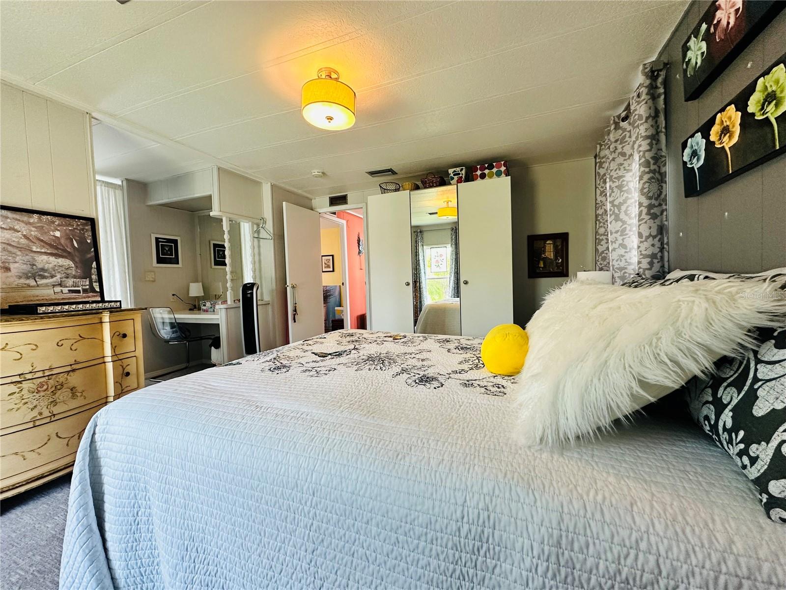 PALM LAKE ESTATES - Residential