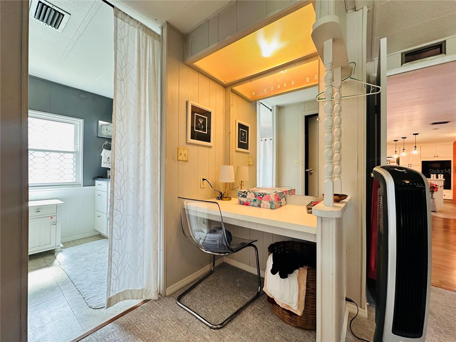 PALM LAKE ESTATES - Residential