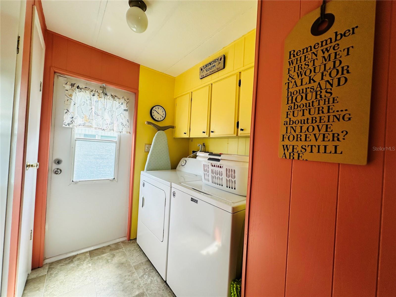 PALM LAKE ESTATES - Residential