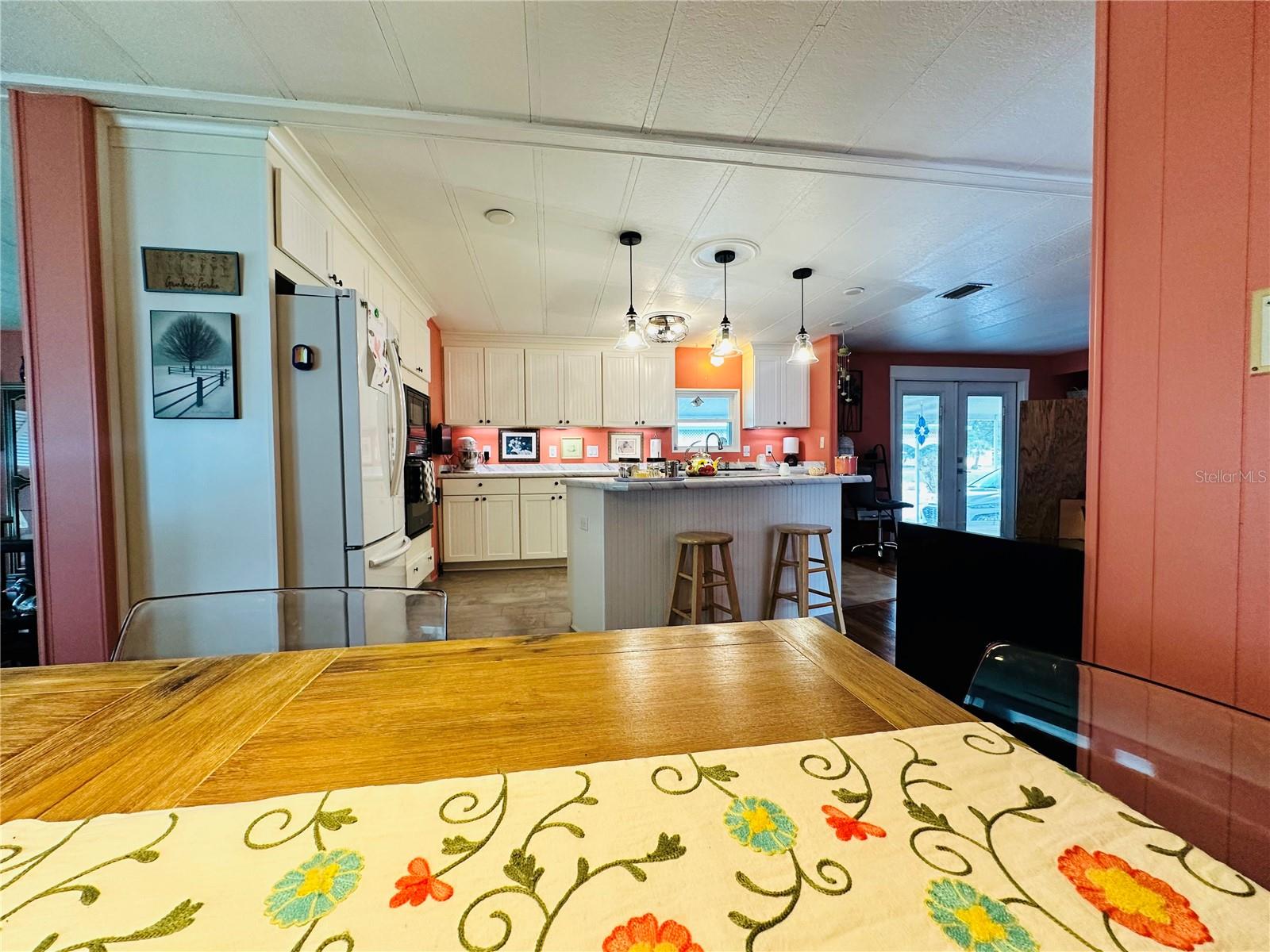 PALM LAKE ESTATES - Residential