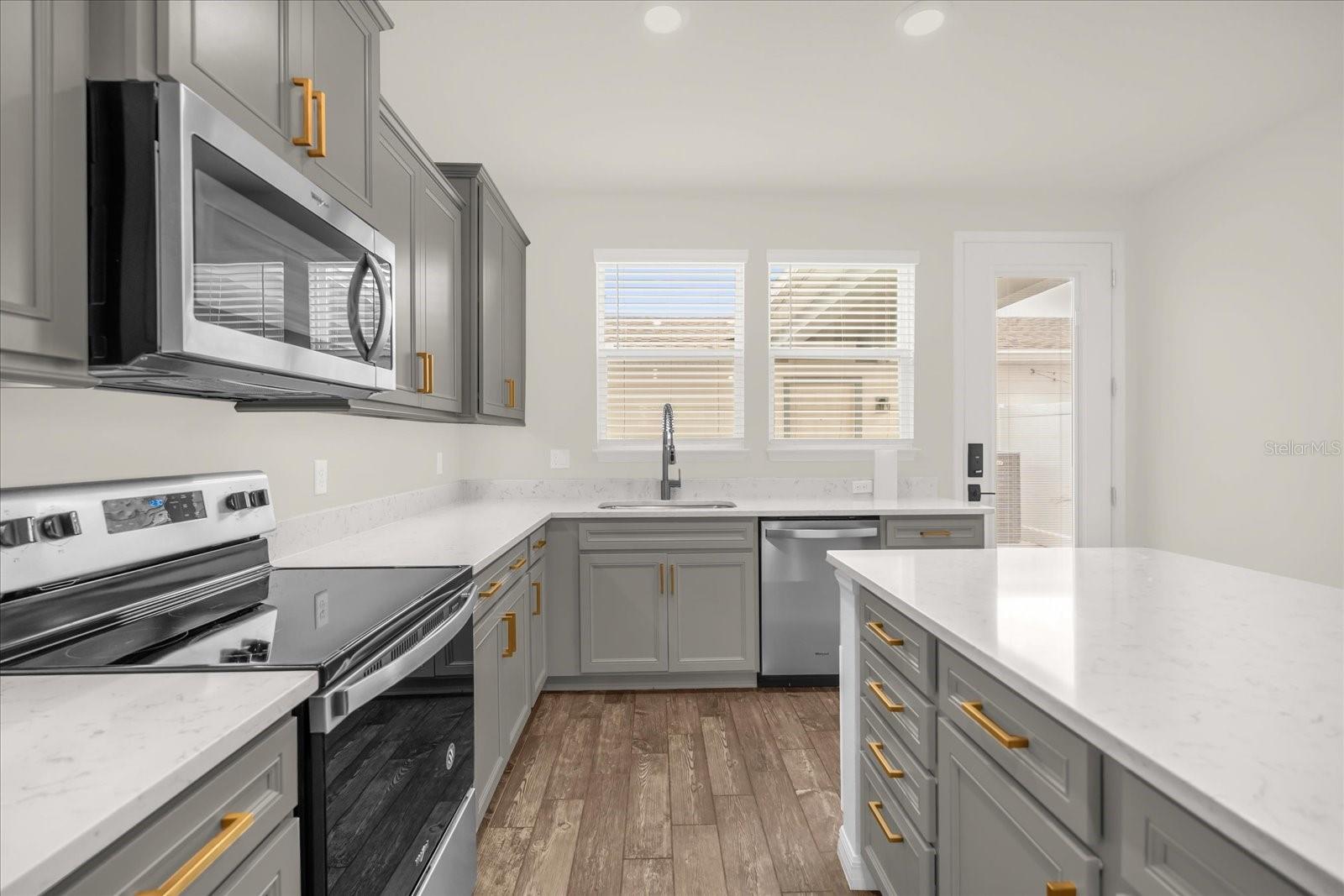 PINEWOOD RESERVE - Residential Lease