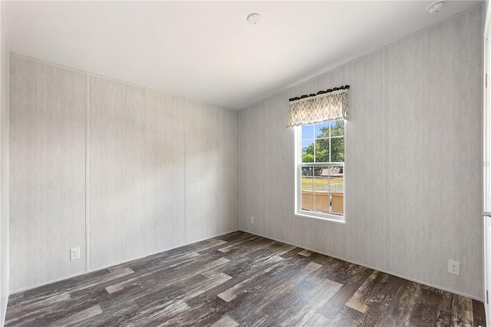 CANDLELIGHT GROVES - Residential