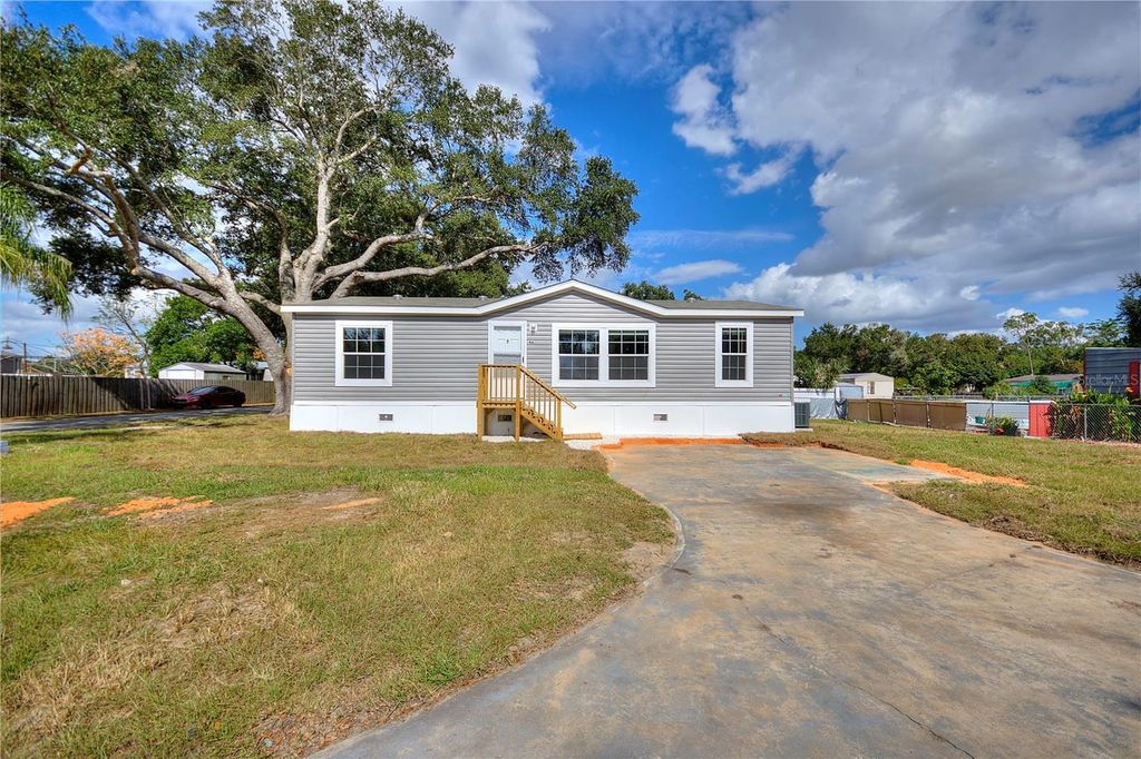 Photo of 46 Candlelight Lane, Lake Wales, FL 33859 (MLS # P4936956)