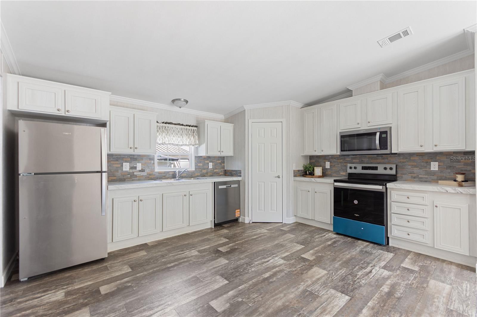 CANDLELIGHT GROVES - Residential