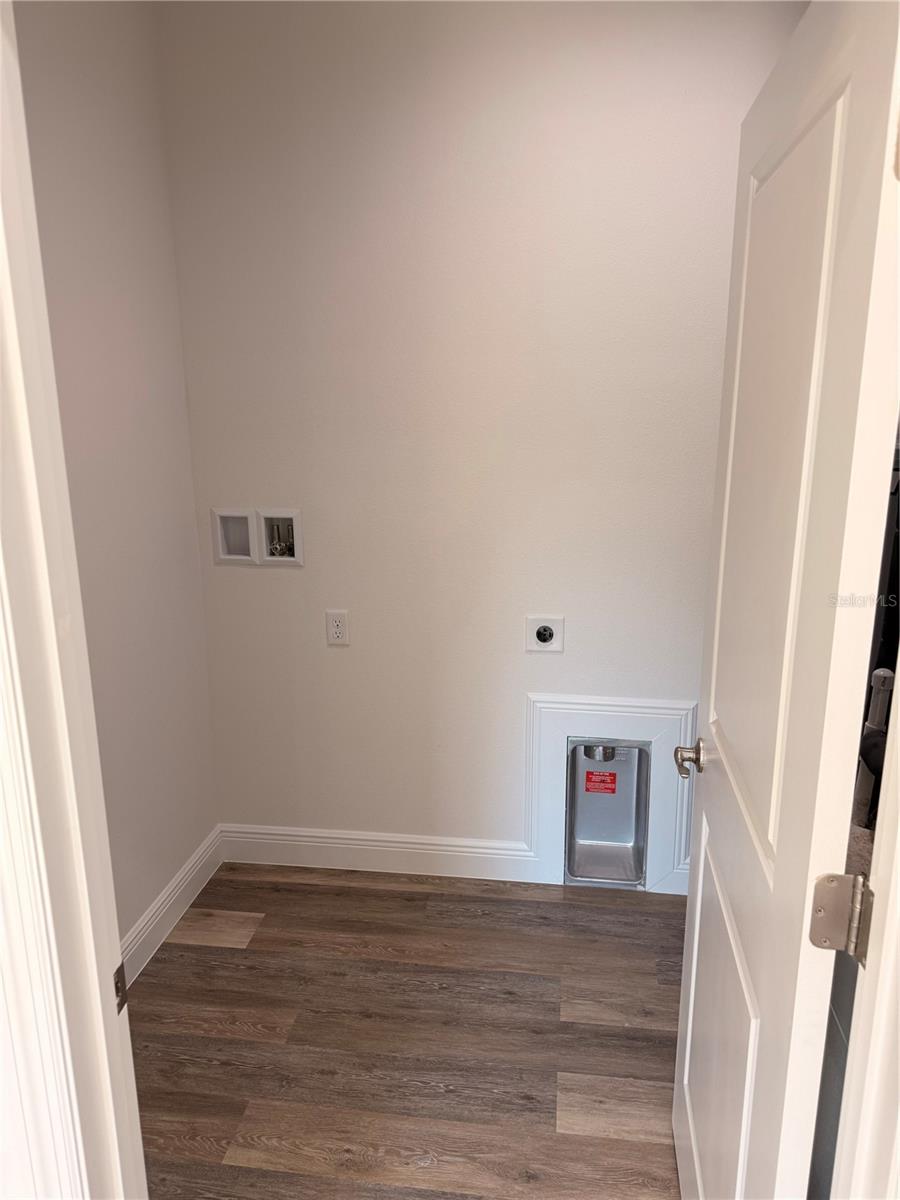 LOCKHARTS SUB - Residential